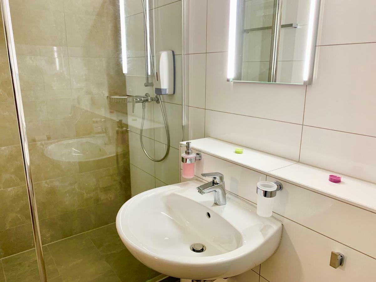 Hotel Adore Romanel-sur-Morges Екстериор снимка