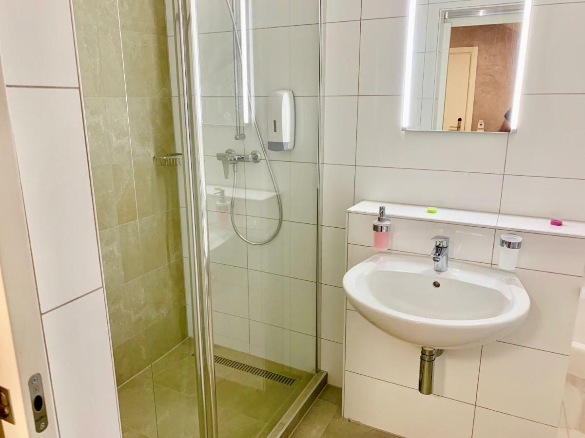 Hotel Adore Romanel-sur-Morges Екстериор снимка